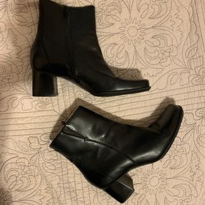 Naturalizer black heel boots